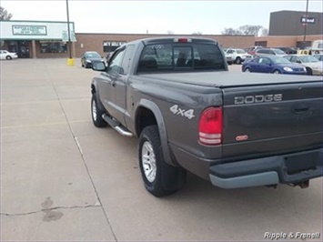 2004 Dodge Dakota Sport 2dr Club Cab Sport   - Photo 8 - Davenport, IA 52802