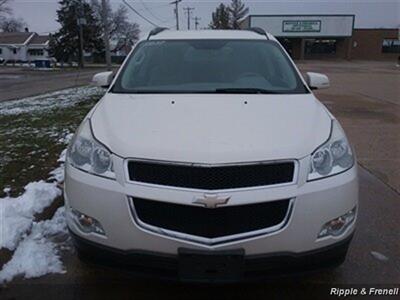 2011 Chevrolet Traverse LT   - Photo 1 - Davenport, IA 52802