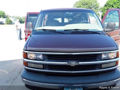 1999 CHEVROLET Express G1500   - Photo 1 - Davenport, IA 52802