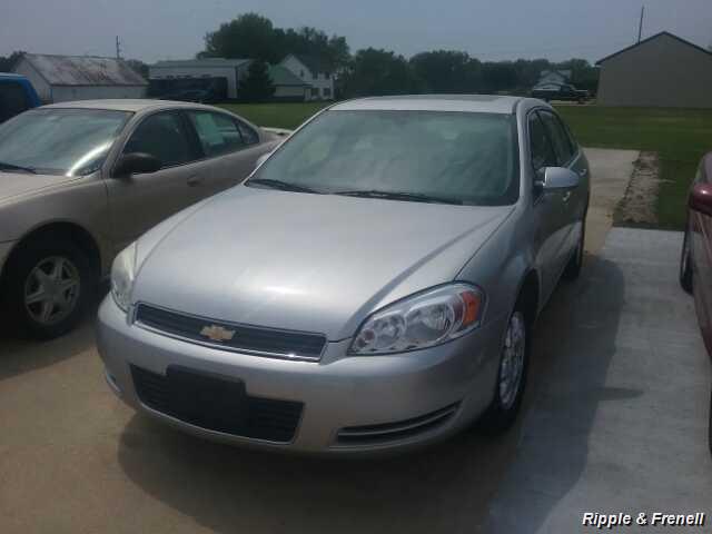 2006 Chevrolet Impala LT   - Photo 1 - Davenport, IA 52802