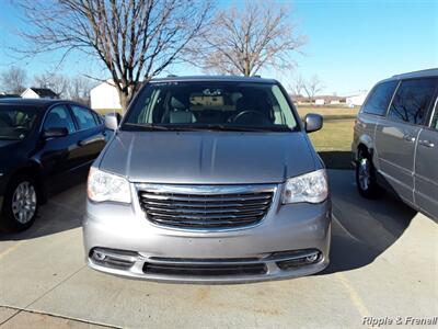 2014 Chrysler Town & Country Touring   - Photo 1 - Davenport, IA 52802