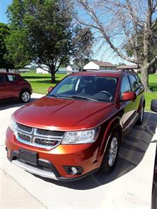 2013 Dodge Journey SXT   - Photo 3 - Davenport, IA 52802