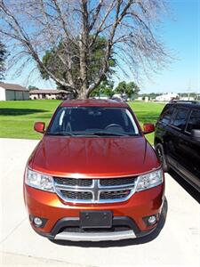 2013 Dodge Journey SXT   - Photo 1 - Davenport, IA 52802