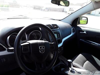 2013 Dodge Journey SXT   - Photo 5 - Davenport, IA 52802