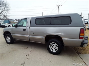 2001 Chevrolet Silverado 1500 LS 2dr Standard Cab LS   - Photo 5 - Davenport, IA 52802