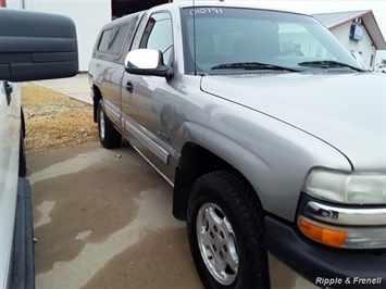 2001 Chevrolet Silverado 1500 LS 2dr Standard Cab LS   - Photo 8 - Davenport, IA 52802