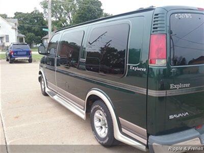 2002 GMC Savana Passenger   - Photo 8 - Davenport, IA 52802