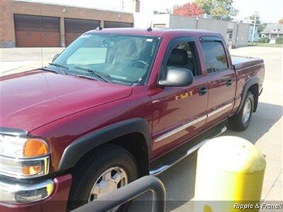 2005 GMC Sierra 1500 SLE   - Photo 3 - Davenport, IA 52802