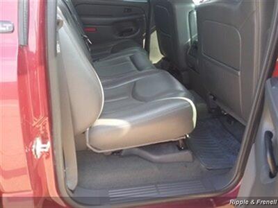 2005 GMC Sierra 1500 SLE   - Photo 12 - Davenport, IA 52802