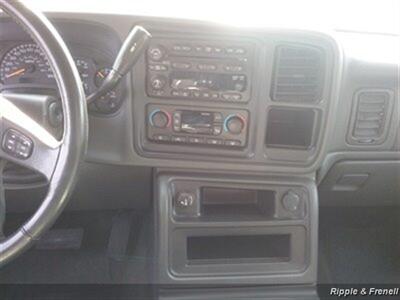 2005 GMC Sierra 1500 SLE   - Photo 14 - Davenport, IA 52802