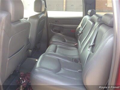 2005 GMC Sierra 1500 SLE   - Photo 10 - Davenport, IA 52802