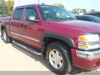 2005 GMC Sierra 1500 SLE   - Photo 4 - Davenport, IA 52802