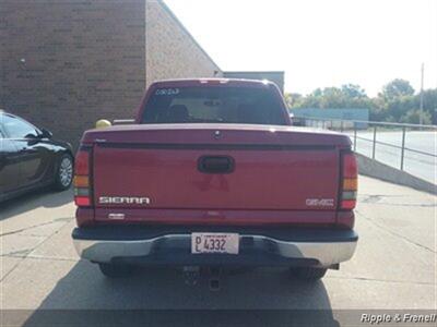 2005 GMC Sierra 1500 SLE   - Photo 5 - Davenport, IA 52802