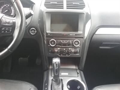 2017 Ford Explorer XLT - Photo 14 - Silvis, IL 61282