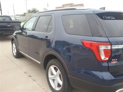 2017 Ford Explorer XLT - Photo 7 - Silvis, IL 61282