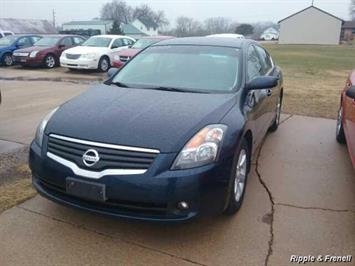 2007 Nissan Altima 2.5   - Photo 1 - Davenport, IA 52802