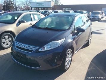 2012 Ford Fiesta SE   - Photo 1 - Davenport, IA 52802