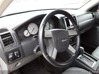 2005 Chrysler 300 Series Touring   - Photo 12 - Davenport, IA 52802