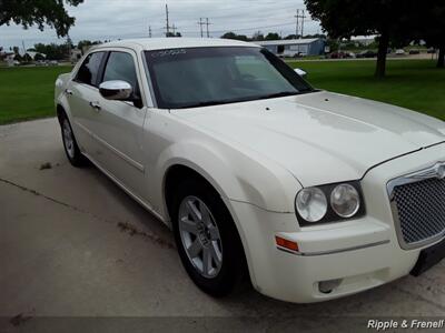 2005 Chrysler 300 Series Touring   - Photo 7 - Davenport, IA 52802