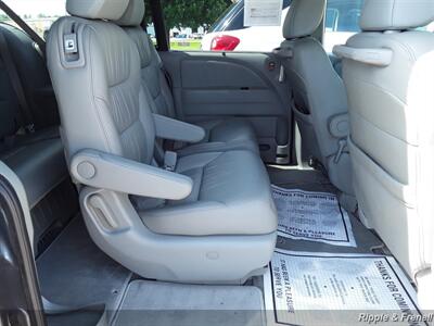 2008 Honda Odyssey Touring   - Photo 11 - Davenport, IA 52802