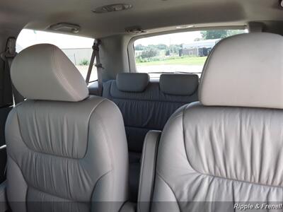 2008 Honda Odyssey Touring   - Photo 7 - Davenport, IA 52802