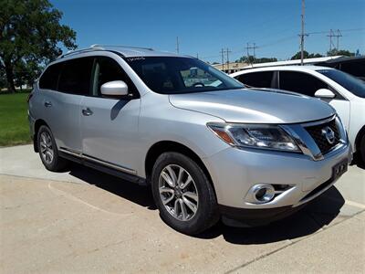 2013 Nissan Pathfinder SL   - Photo 8 - Davenport, IA 52802