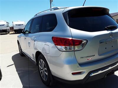 2013 Nissan Pathfinder SL   - Photo 5 - Davenport, IA 52802