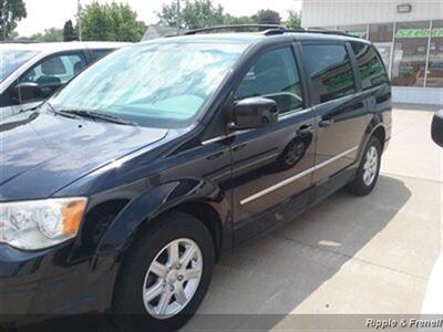 2010 Chrysler Town & Country Touring   - Photo 3 - Davenport, IA 52802