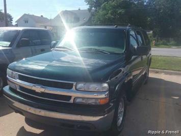 2002 Chevrolet Suburban 1500 4dr 1500   - Photo 1 - Davenport, IA 52802