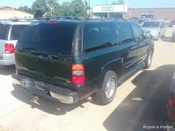 2002 Chevrolet Suburban 1500 4dr 1500   - Photo 2 - Davenport, IA 52802