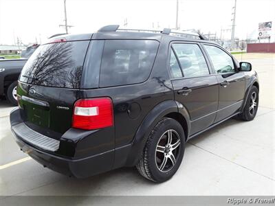 2005 Ford Freestyle Limited   - Photo 9 - Davenport, IA 52802