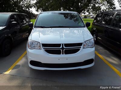 2016 Dodge Grand Caravan SE   - Photo 1 - Davenport, IA 52802