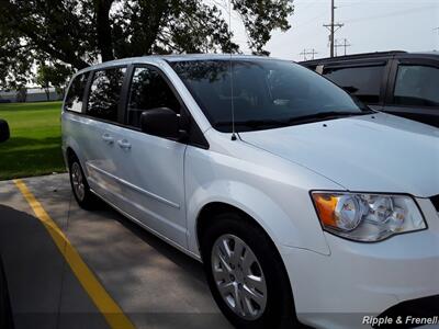 2016 Dodge Grand Caravan SE   - Photo 11 - Davenport, IA 52802