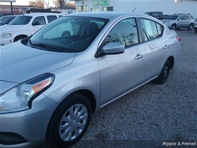 2019 Nissan Versa SV   - Photo 3 - Davenport, IA 52802