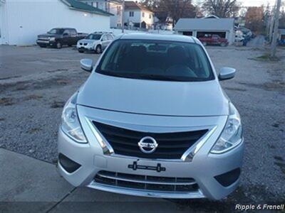 2019 Nissan Versa SV   - Photo 1 - Davenport, IA 52802