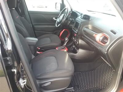 2017 Jeep Renegade Trailhawk - Photo 10 - Silvis, IL 61282