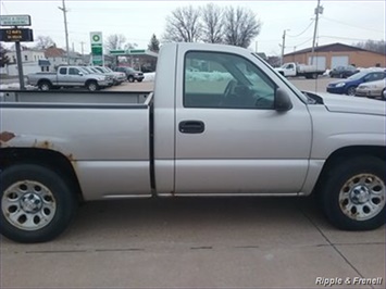 2007 Chevrolet Silverado 1500 Classic LS   - Photo 10 - Davenport, IA 52802