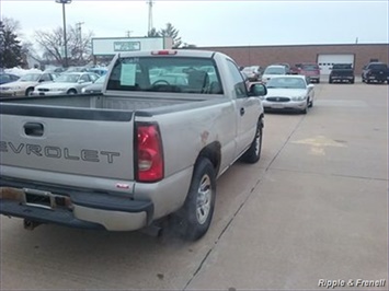 2007 Chevrolet Silverado 1500 Classic LS   - Photo 7 - Davenport, IA 52802