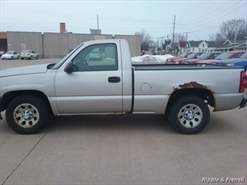 2007 Chevrolet Silverado 1500 Classic LS   - Photo 9 - Davenport, IA 52802