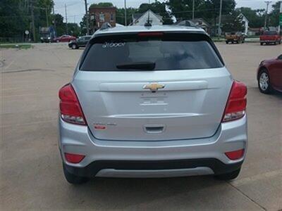 2021 Chevrolet Trax LT   - Photo 5 - Davenport, IA 52802
