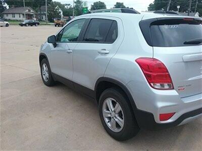 2021 Chevrolet Trax LT   - Photo 7 - Davenport, IA 52802