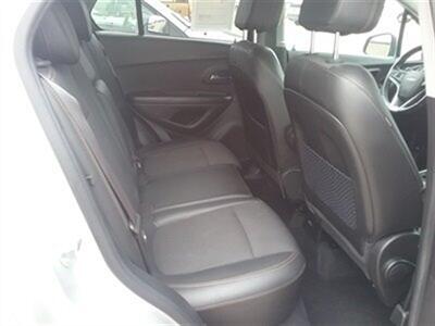 2021 Chevrolet Trax LT   - Photo 11 - Davenport, IA 52802