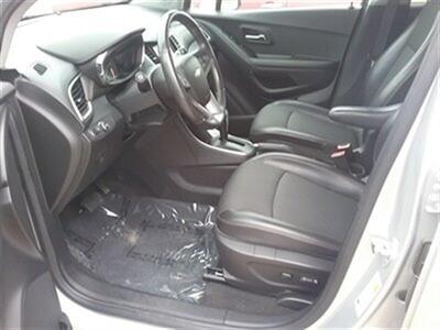 2021 Chevrolet Trax LT   - Photo 8 - Davenport, IA 52802