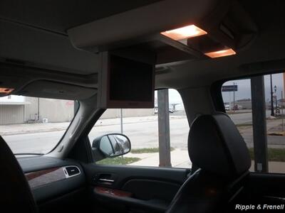 2007 GMC Yukon XL SLT 1500   - Photo 10 - Davenport, IA 52802