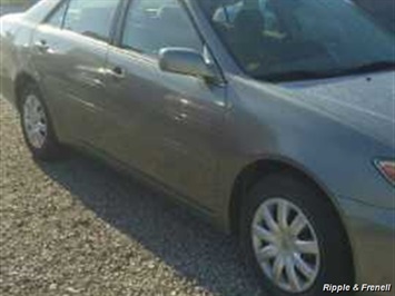 2005 Toyota Camry Standard   - Photo 2 - Davenport, IA 52802