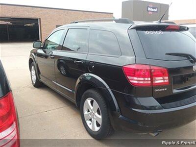 2010 Dodge Journey SXT   - Photo 7 - Davenport, IA 52802