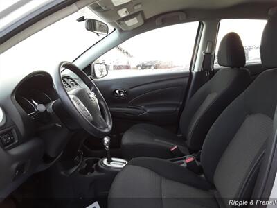 2015 Nissan Rogue S   - Photo 4 - Davenport, IA 52802