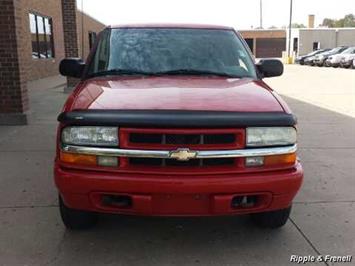 2003 Chevrolet S-10 LS 4dr Crew Cab LS   - Photo 1 - Davenport, IA 52802