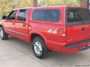 2003 Chevrolet S-10 LS 4dr Crew Cab LS   - Photo 2 - Davenport, IA 52802