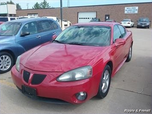 2008 Pontiac Grand Prix   - Photo 1 - Davenport, IA 52802